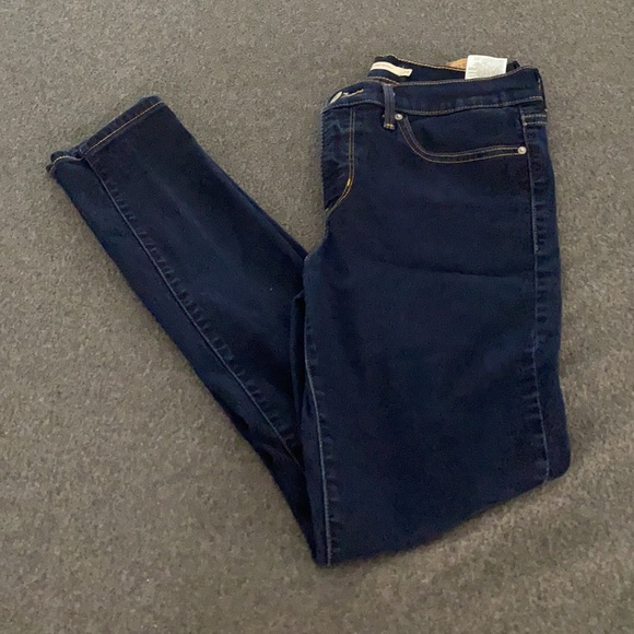 Levi’s - Picture 2 of 6